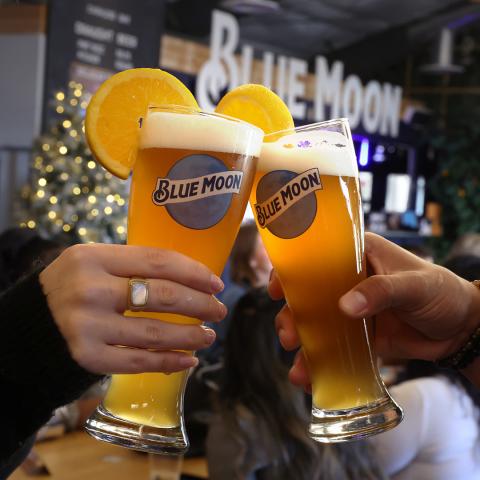 Brighten up your holiday season at the Blue Moon Brewery @StacktMarket Holiday Hills.