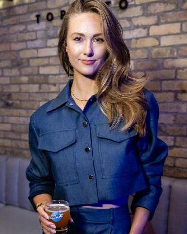 Blue Moon makes for the perfect out on the town refreshment. Just ask @laurenhowe 

📸: @laurenhowe, @photagonist